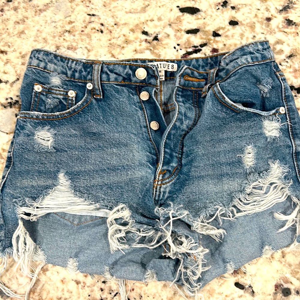 Signature 8 high rise jean shorts